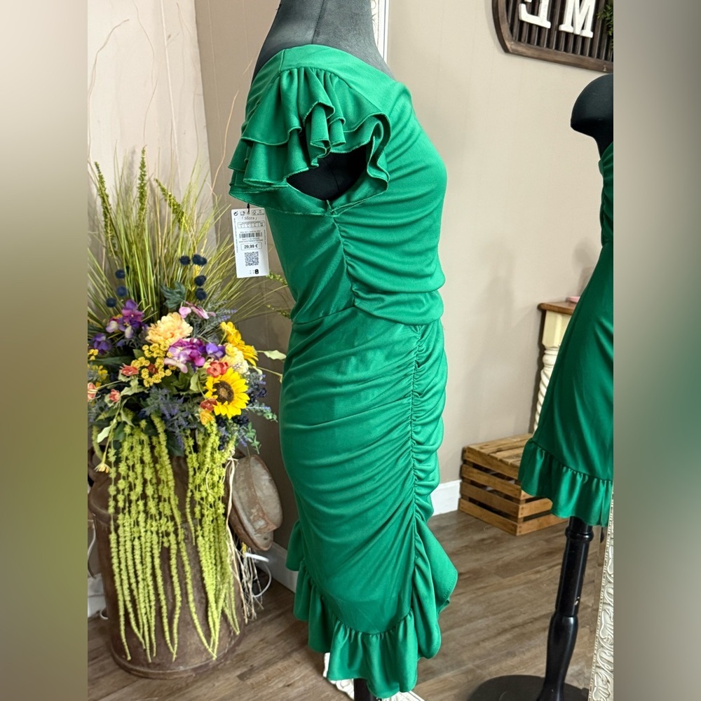 Sfera • Asymmetrical Ruffle Dress - Picture 8 of 12